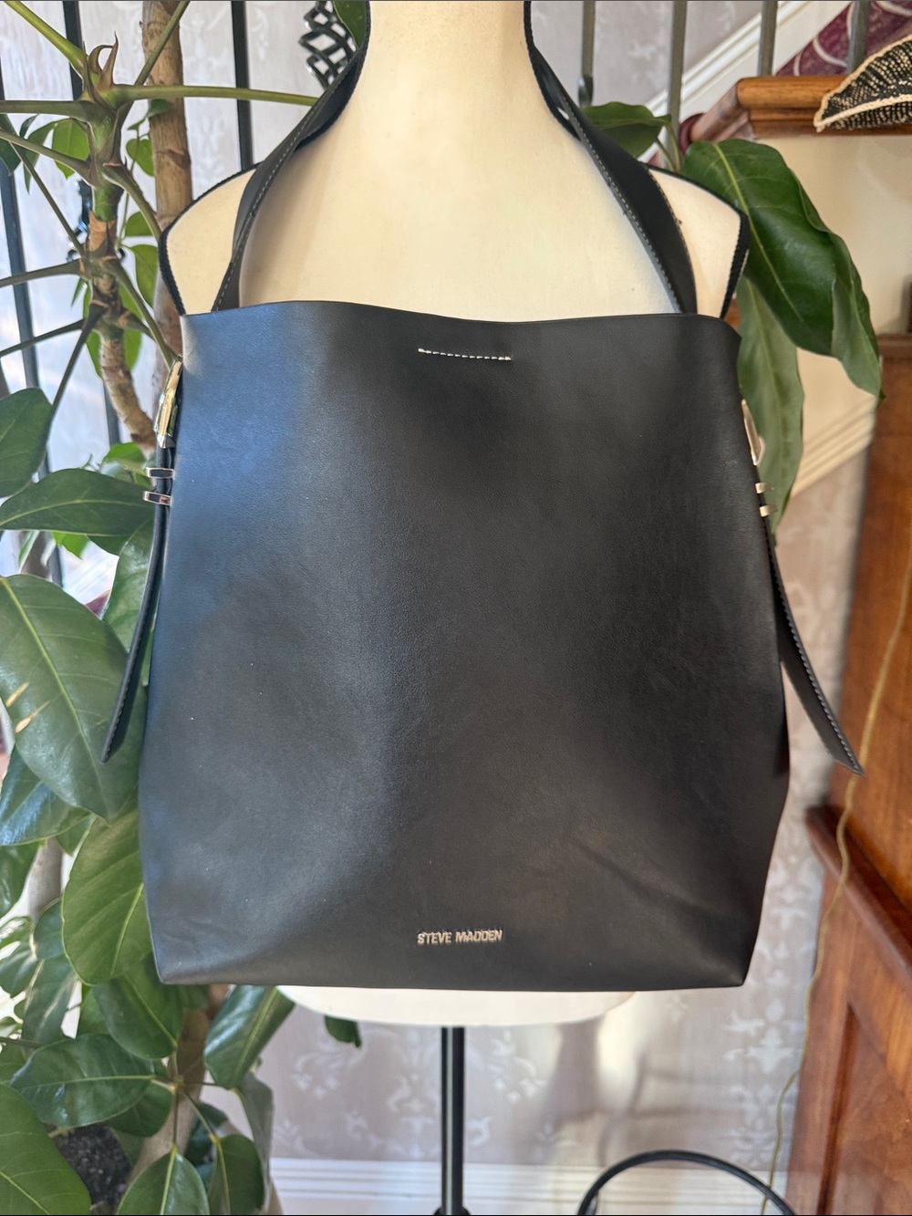 STEVE MADDEN BLACY hobo black bag brand new NWOT  adjustable strap